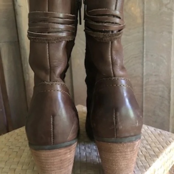 Born Lace up distressed boots - Picture 3 of 8